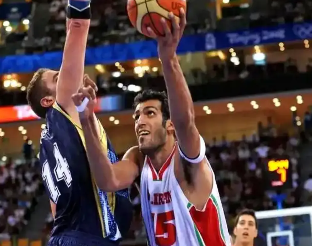 皇冠体育-回想一下，一个伊朗运动员，想打NBA有多难？